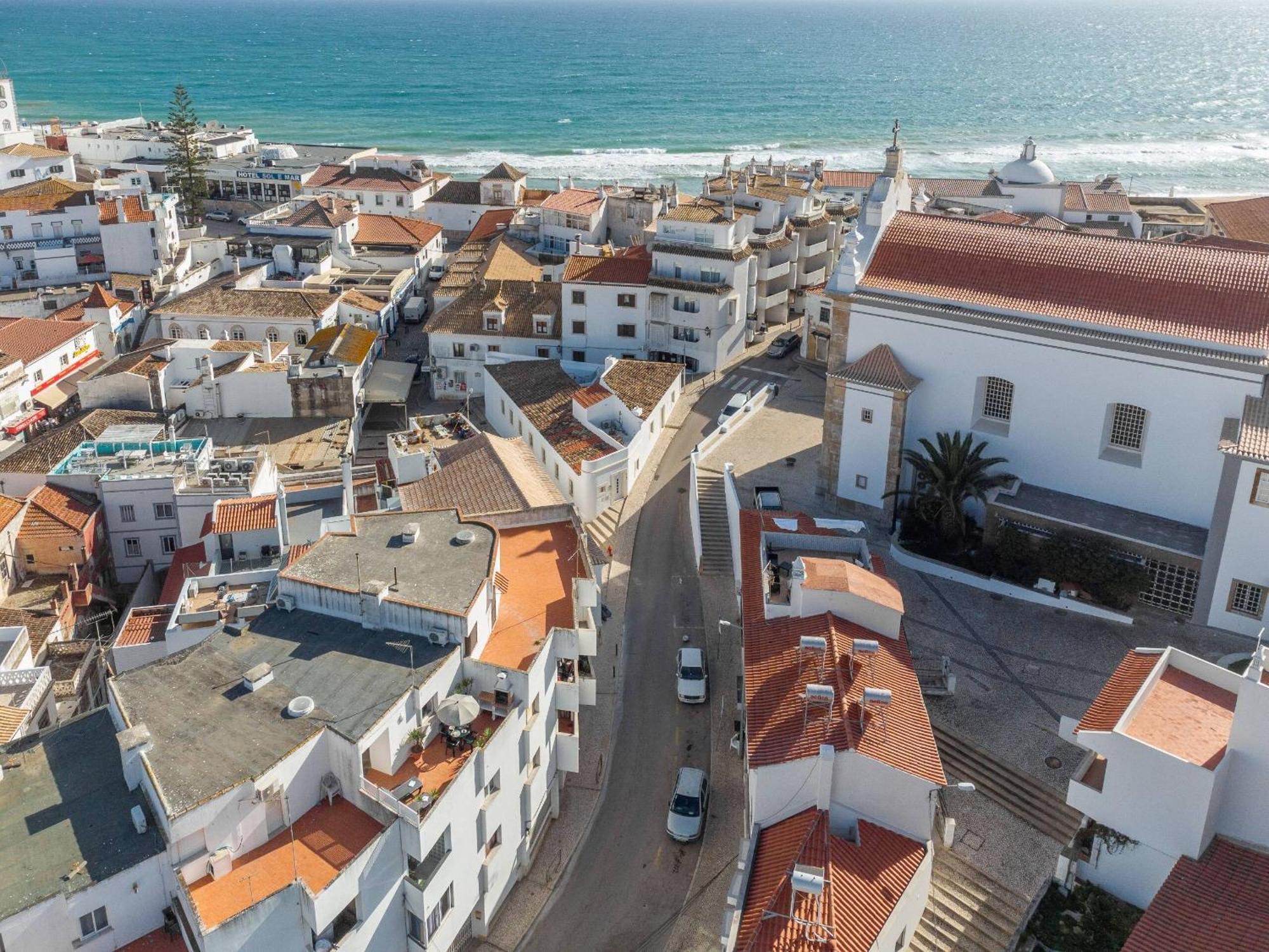 Lena'S Beach House By Hellovacations Albufeira Luaran gambar